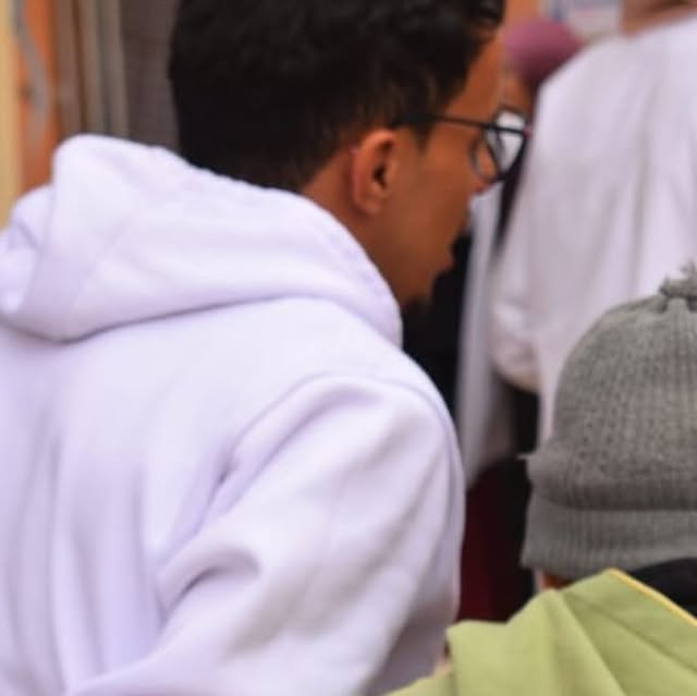 La solidarité sur le terrain.